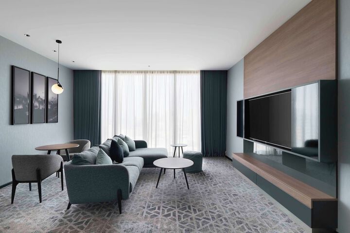 Room 16 of 120