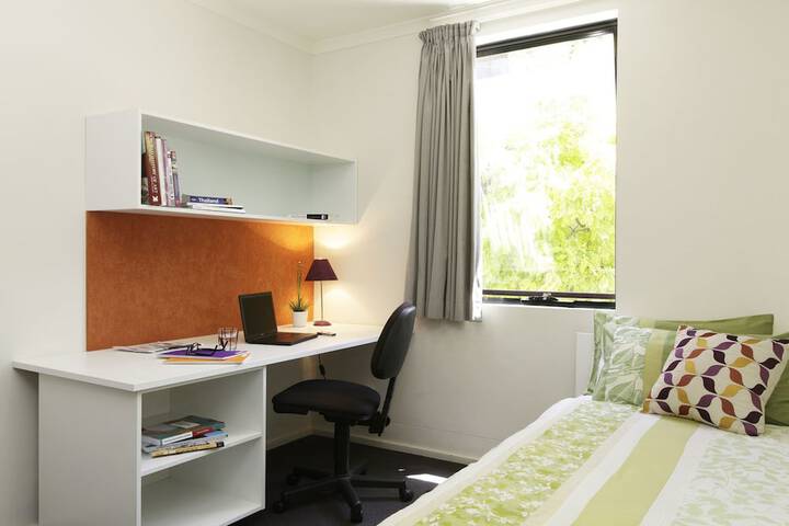 Room 4 of 35