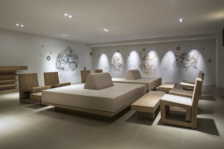 Hotel Lobby