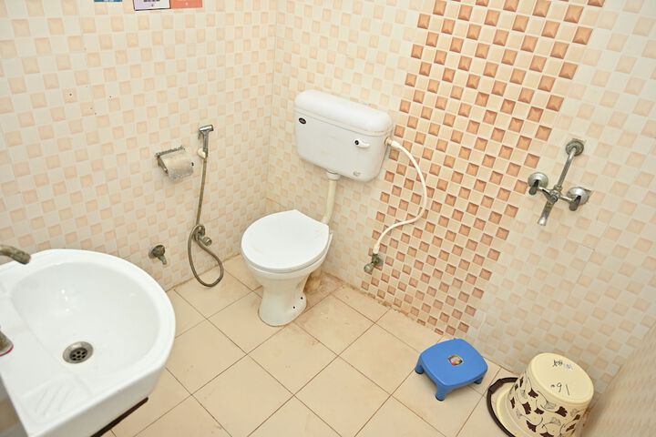 Room 16 of 30