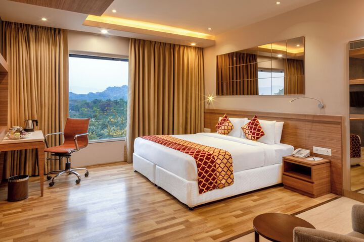 Room 12 of 87