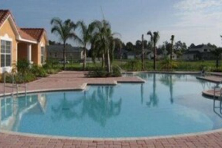 Pool 12 of 18