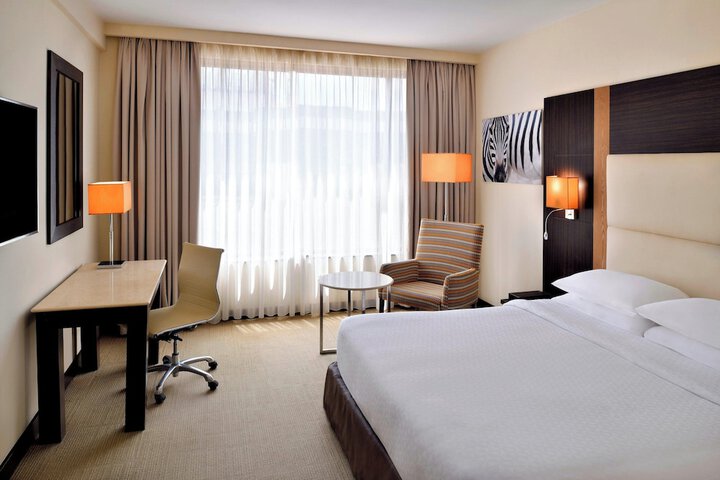 Room 13 of 31