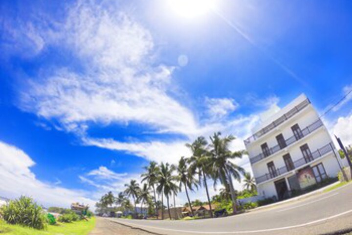 BOULDERS BAY HOTEL AND RESTAURANT