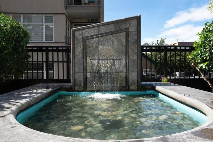 Pool 8 of 15