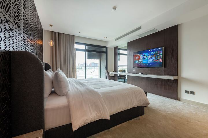 Room 11 of 32