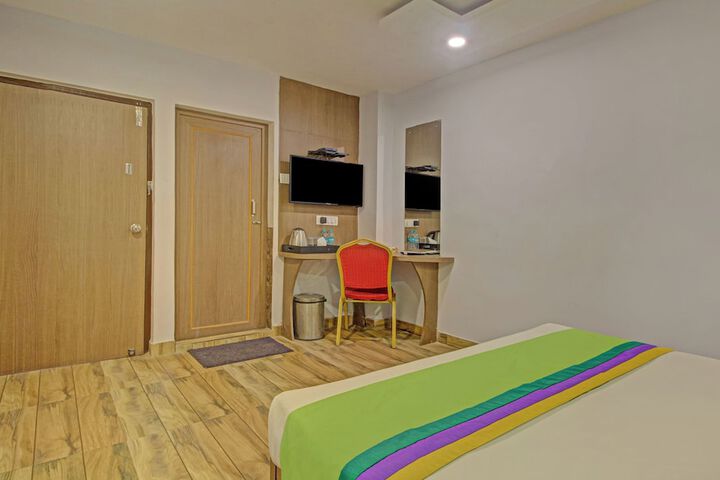 Room 10 of 29