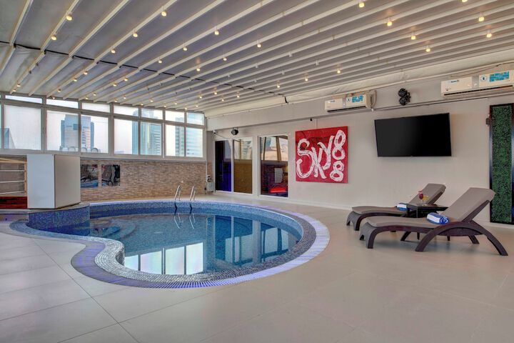 Pool 16 of 35