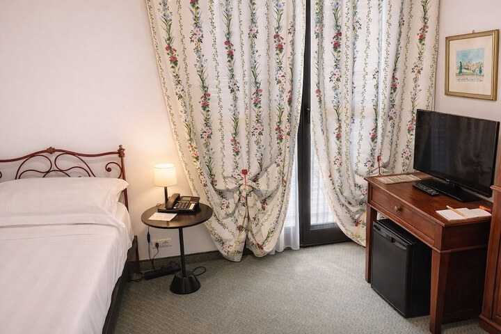 Room 16 of 45