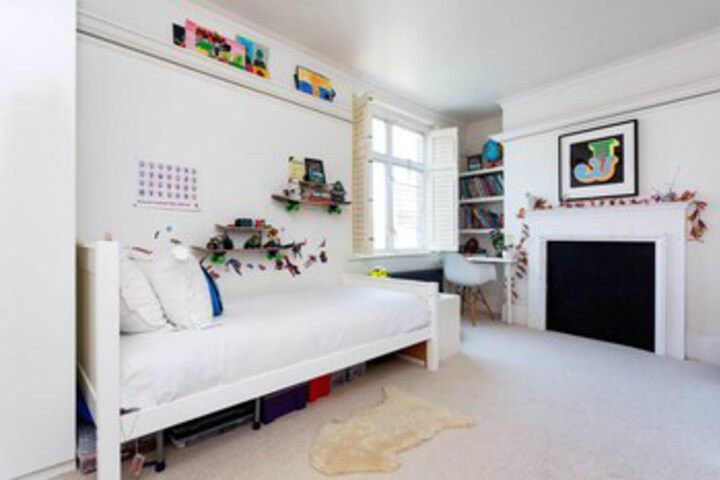 Room 4 of 22