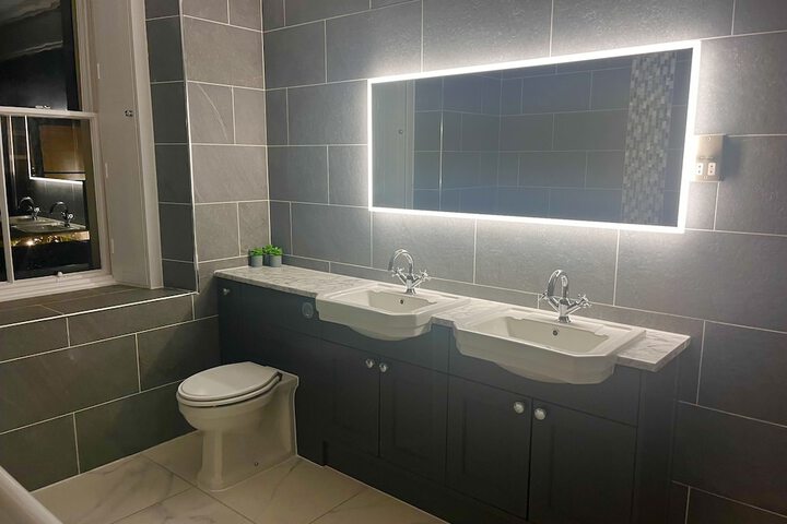 Room 12 of 25