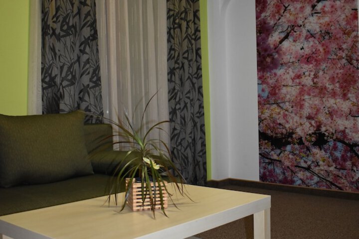 Room 11 of 20