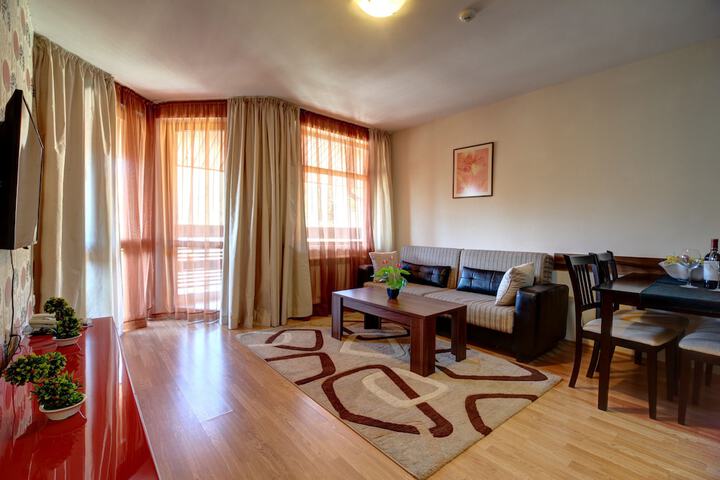 Room 9 of 38