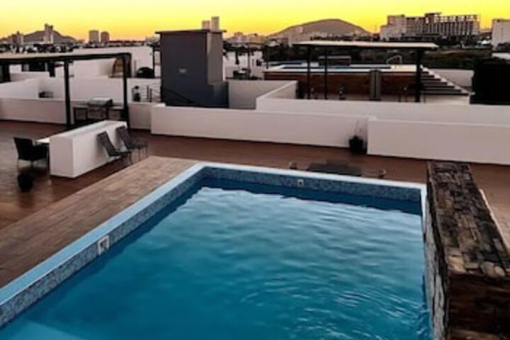 Pool 7 of 9