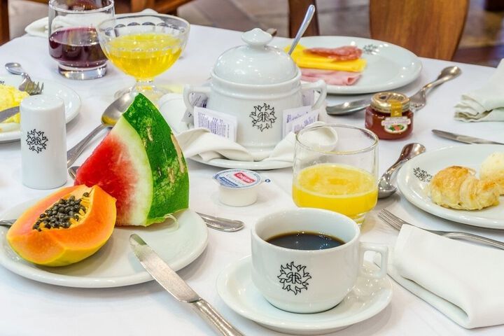Breakfast/Coffee Service 104 of 125