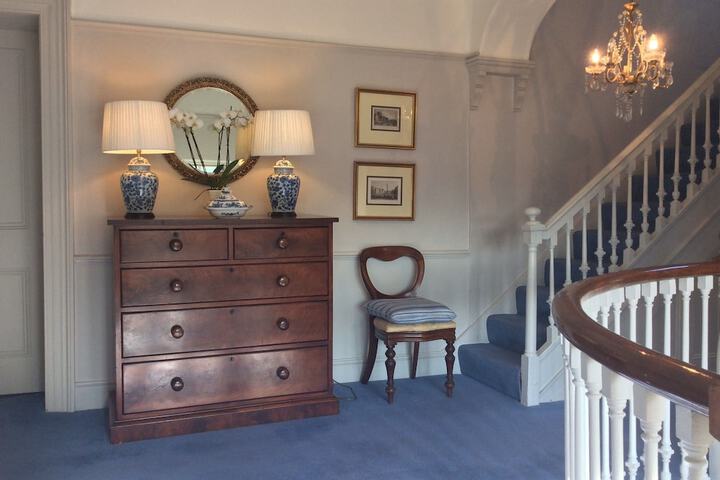 Ballroom/Hall 2 of 6
