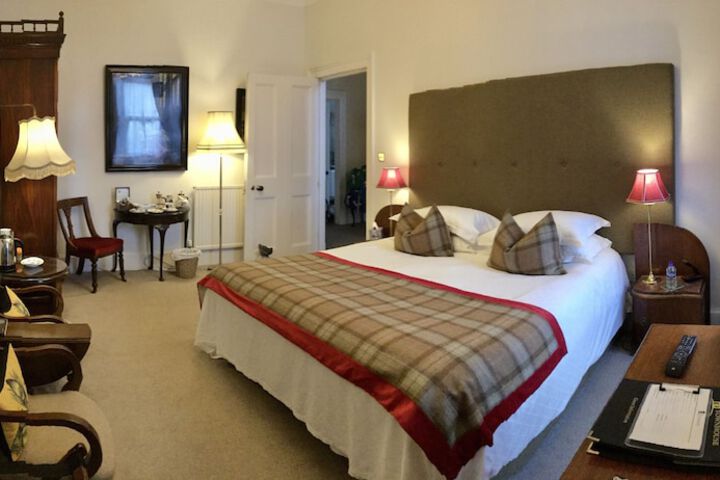 Room 12 of 48