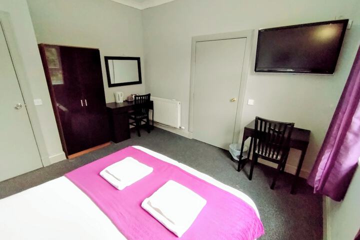 Room 7 of 61