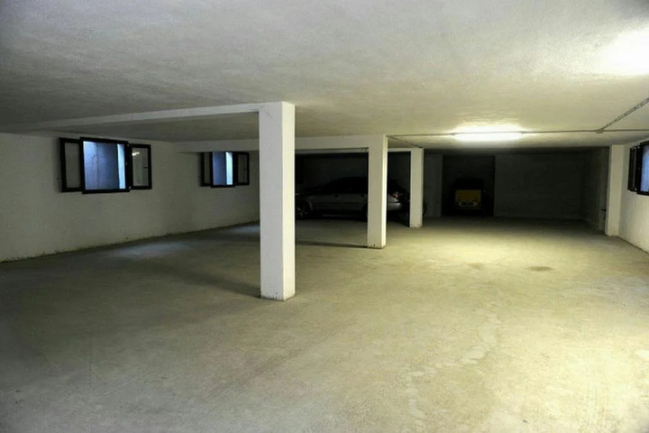 Room 3 of 8