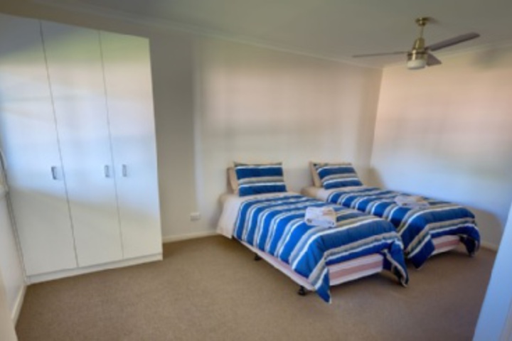 Room 287 of 372