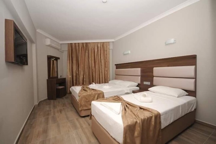 Room 5 of 34