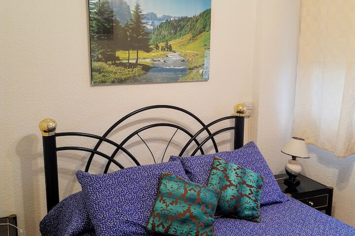 Room 9 of 48