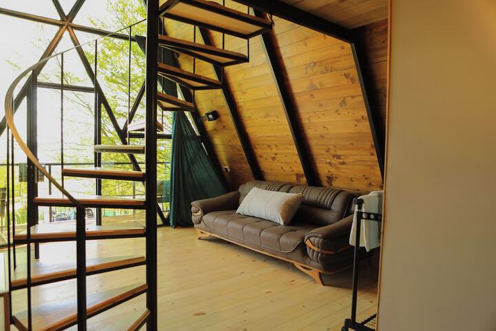 Room 3 of 21