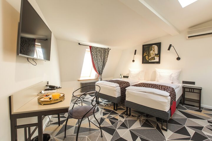Room 27 of 75