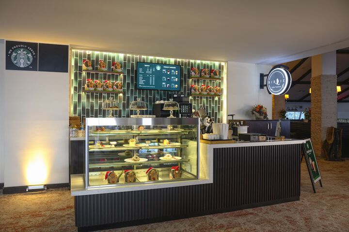 Entrance & Lobby
