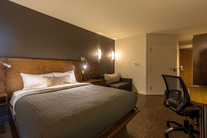 Room 8 of 40