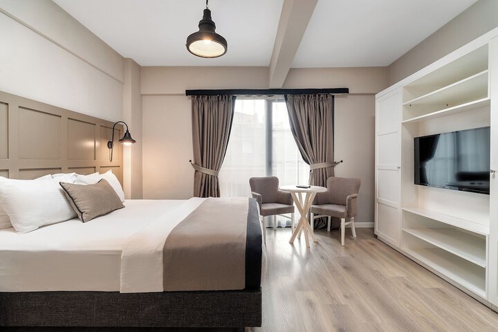 Room 13 of 35