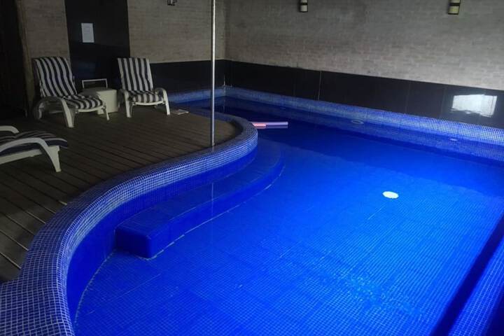 Pool 10 of 20