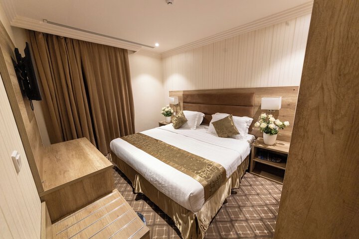 Room 27 of 114