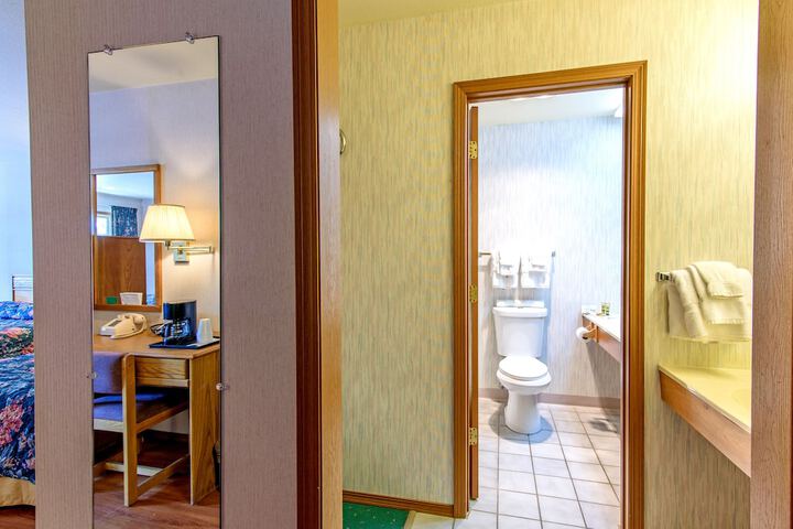 Room 42 of 109