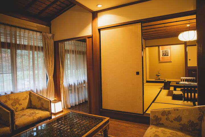 Room 23 of 127