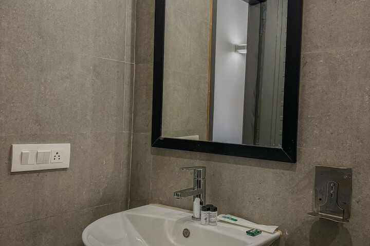 Room 25 of 48