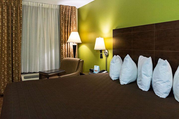 2 Double Beds (16 of 17)