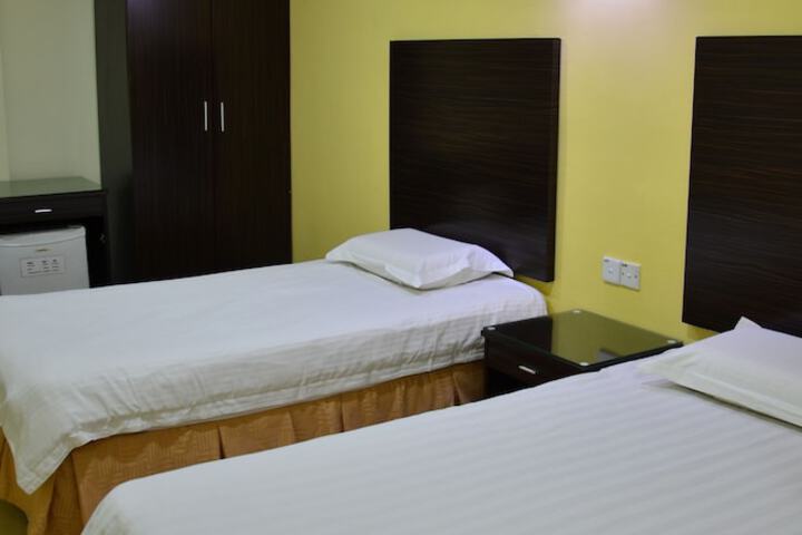 Room 21 of 40
