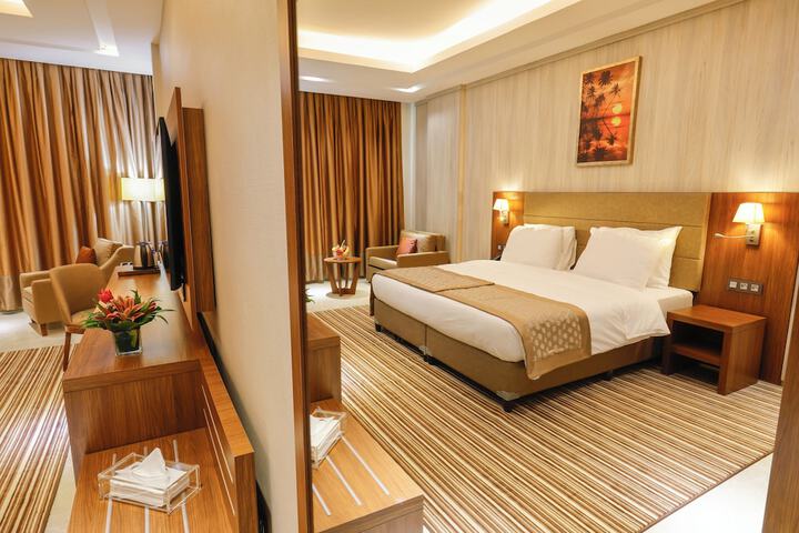 Room 4 of 27
