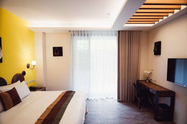 Room 44 of 80