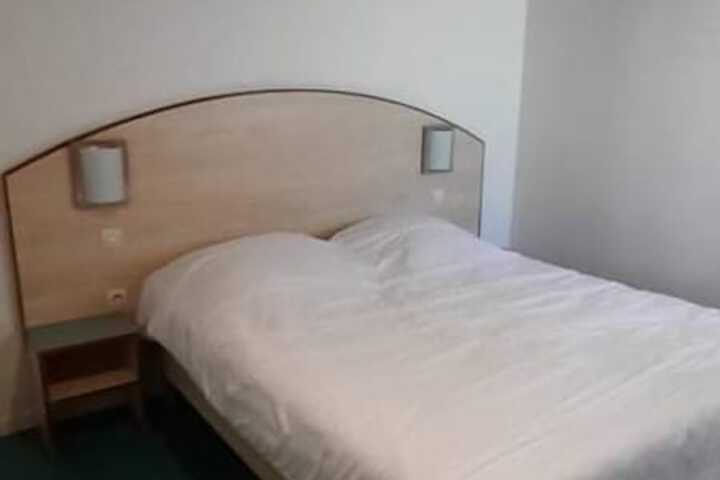 Room 10 of 48