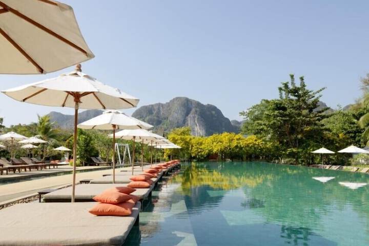 Hotel Pool