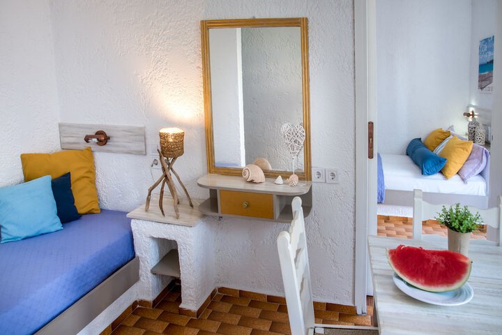 Room 17 of 48