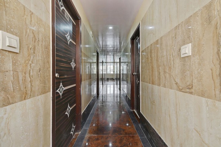 OYO FLAGSHIP 13933 VARCITY PEARL