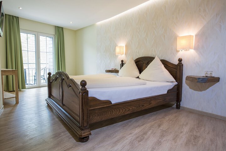 Room 14 of 33