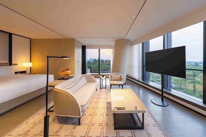 Room 33 of 122
