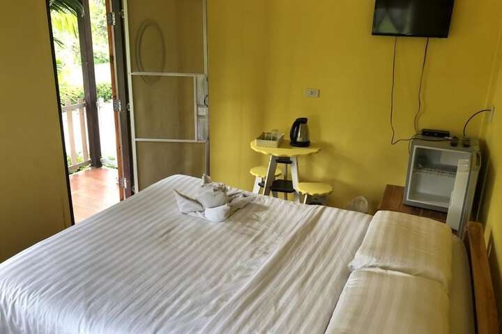 Room 6 of 50