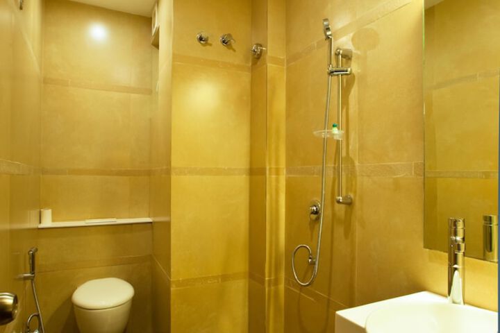 Room 12 of 15