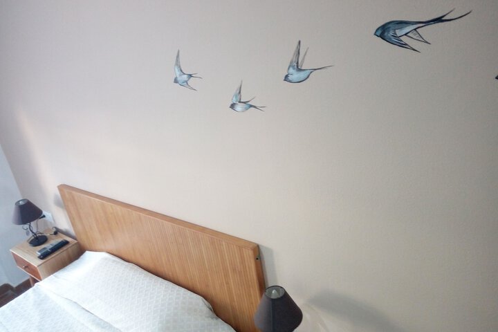 Room 6 of 8