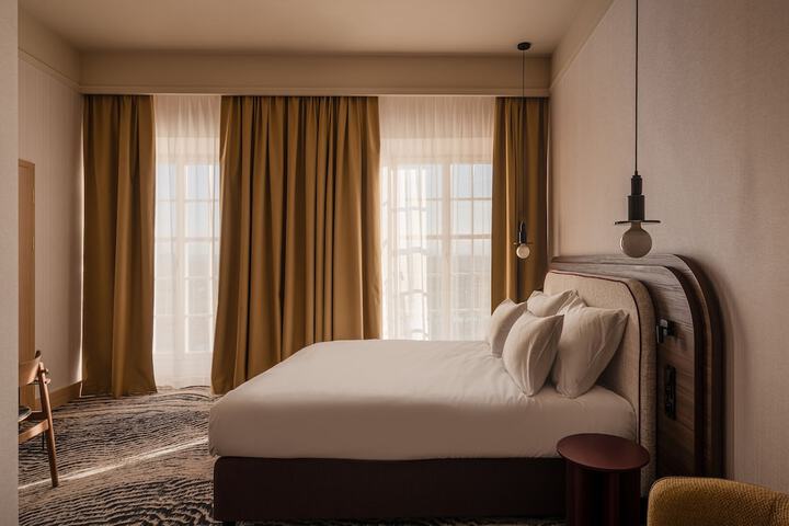 Room 28 of 127